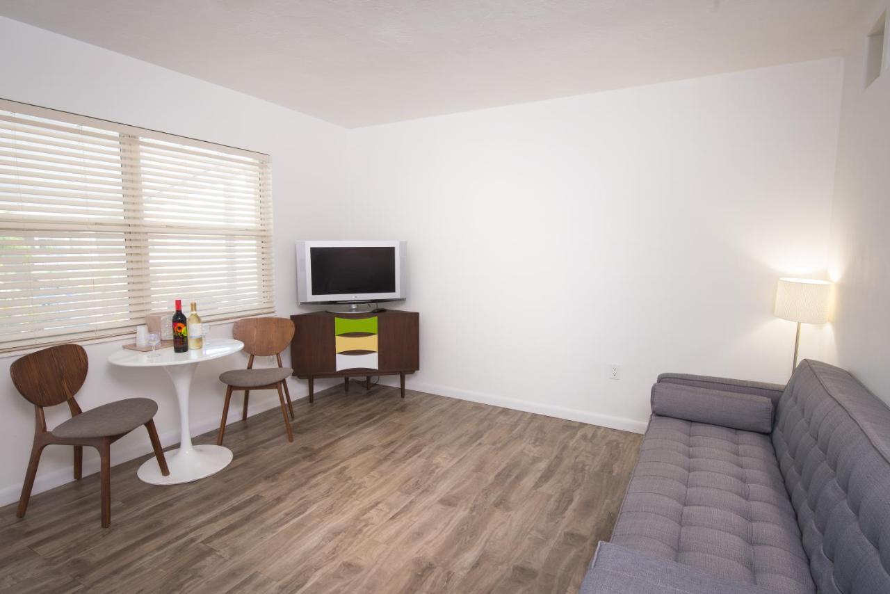 Regency Inn & Suites Sarasota Extérieur photo
